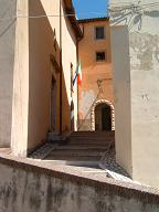l'ingresso del Municipio di Fara in Sabina, nella città vecchia